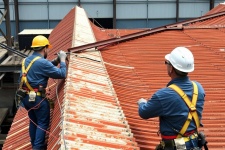 Factory repair - Fix damaged, leaking metal roofs quickly and durably